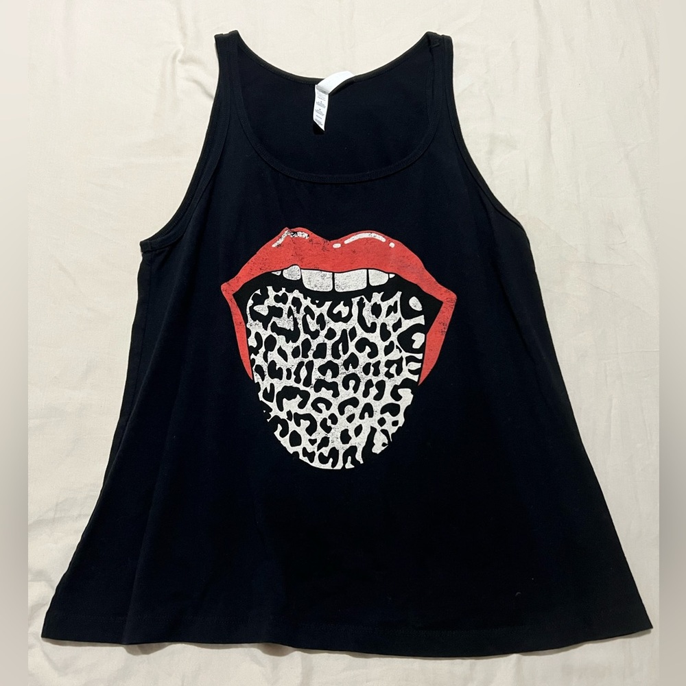 Woman’s medium tank